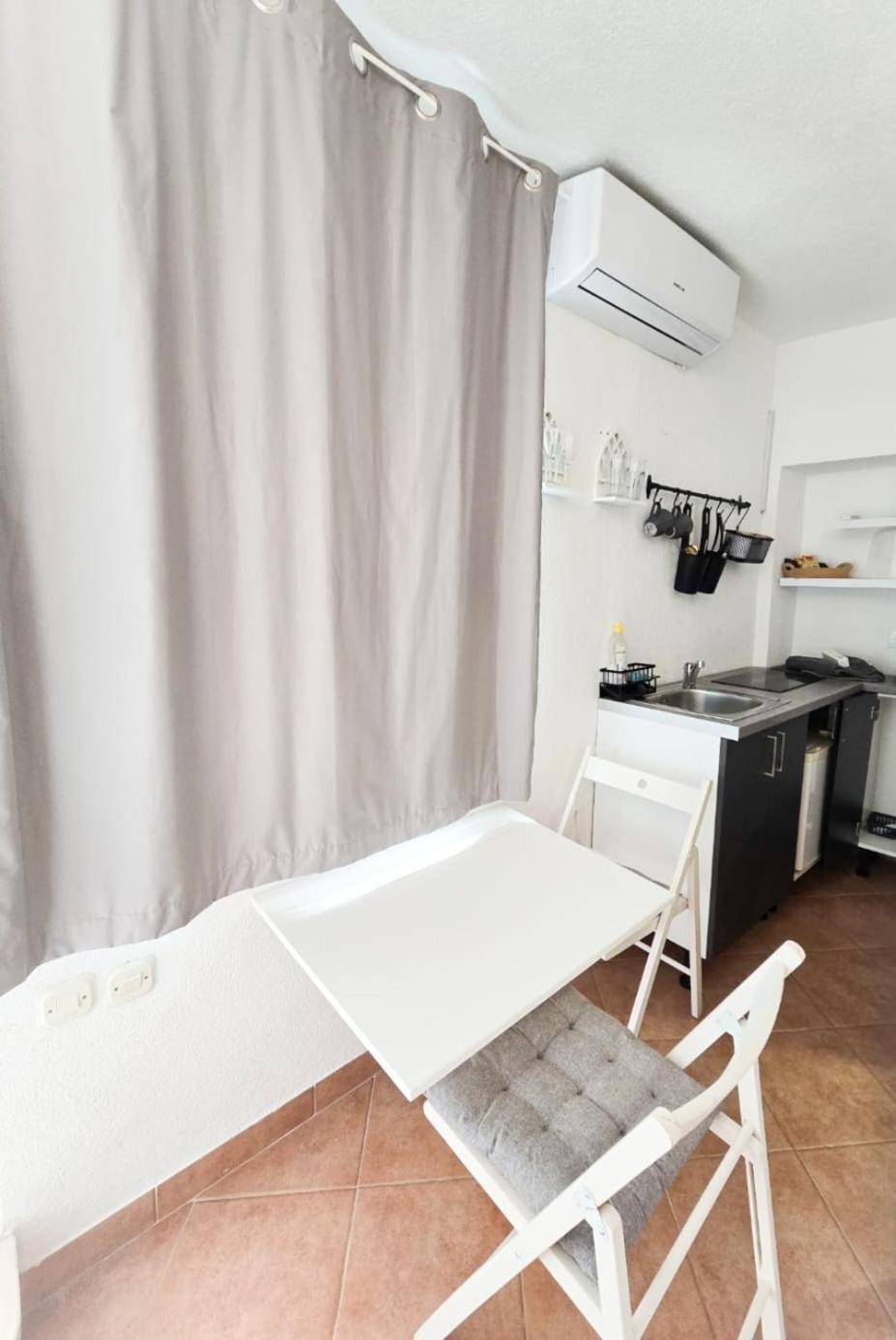 Private Bedroom With Bathroom Башка-Вода Экстерьер фото